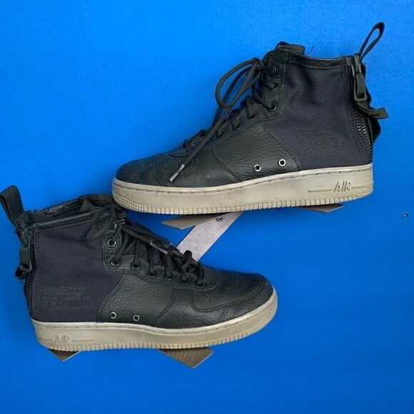 Nike Special Forces Air Force 1 SF AF1 Mid Green Womens Shoe Size  8 AA3966-300 - Picture 1 of 12
